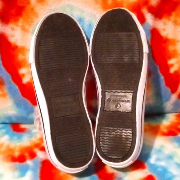 Airwalk women's size 8.5 iridescent sneakers. - Picture 8 of 11